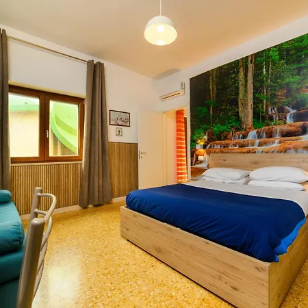 Apartment B&b-apartment-sleeps3-parking-balcony-petfriendly *